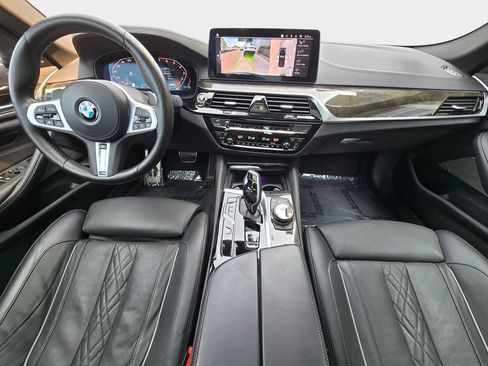 Used 2021 BMW M550i xDrive w/ Executive Package AWD/4WD image 10