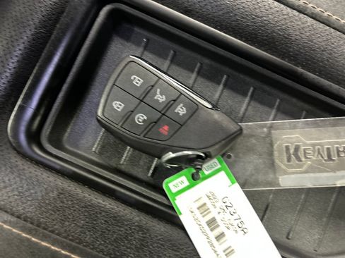 Used 2023 GMC Yukon AT4 AWD/4WD image 21