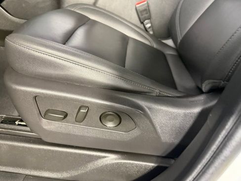 Used 2025 Chevrolet Suburban Z71 AWD/4WD image 25