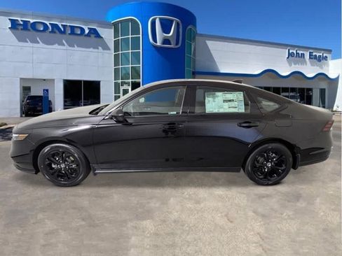 Used 2025 Honda Accord SE image 2