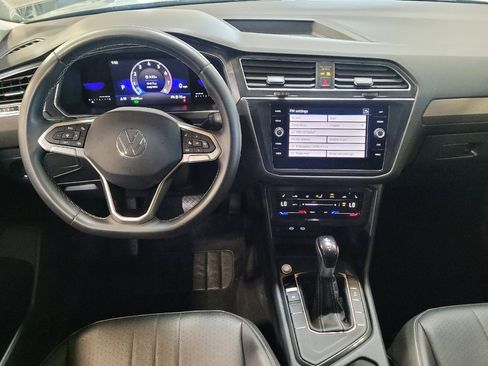 Used 2022 Volkswagen Tiguan SE FWD image 22
