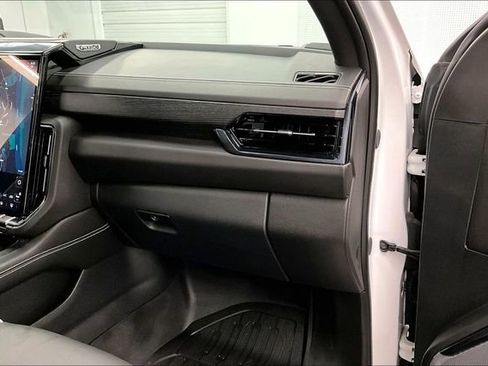 Used 2025 GMC Yukon XL AT4 Ultimate w/ LPO, Floor Liner Package AWD/4WD image 19