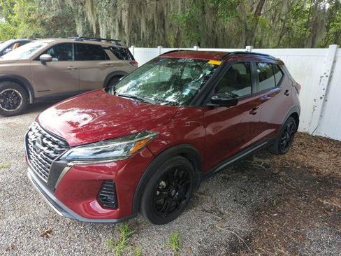 Certified 2023 Nissan Kicks SR w/ SR Premium Package FWD image 3
