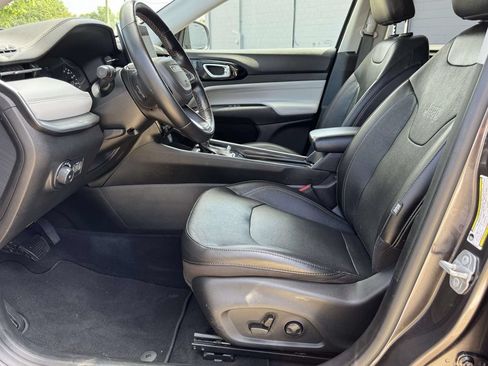 Used 2022 Jeep Compass Limited AWD/4WD image 19