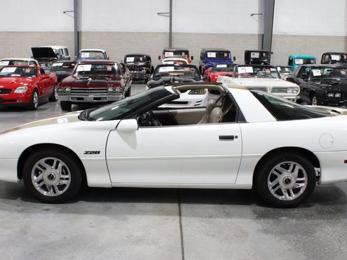 Used 1996 Chevrolet Camaro Z28 RWD image 13