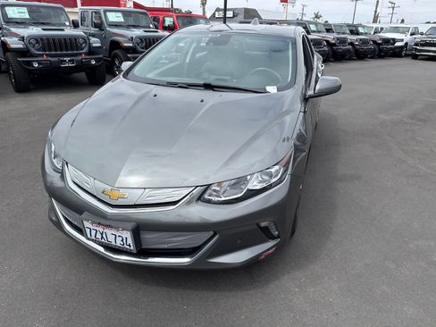 Used 2017 Chevrolet Volt Premier w/ Driver Confidence II Package FWD image 3