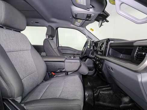 Used 2024 Ford F250 XL w/ XL Chrome Package image 16