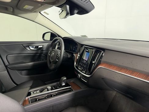 Used 2025 Volvo S60 B5 Plus FWD image 28