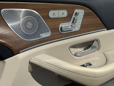 Used 2023 Mercedes-Benz GLS 450 4MATIC image 27