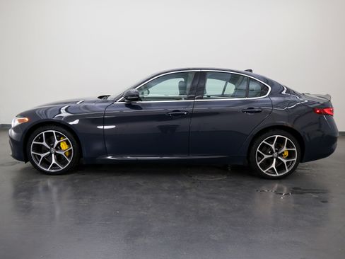 Used 2019 Alfa Romeo Giulia Ti AWD/4WD image 6