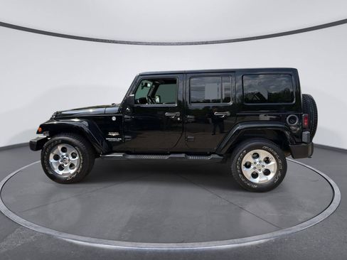 Used 2015 Jeep Wrangler Unlimited Sahara w/ Connectivity Group AWD/4WD image 2