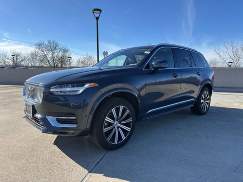 Certified 2025 Volvo XC90 B6 Plus image 4