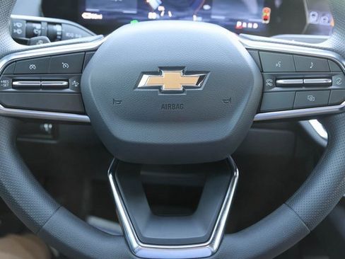 New 2026 Chevrolet Equinox EV LT image 18