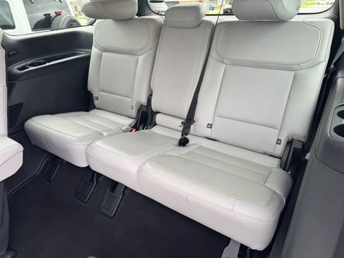 Used 2025 Ford Expedition Platinum w/ Driver's Package AWD/4WD image 7