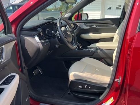 Used 2023 Cadillac XT6 Sport image 5