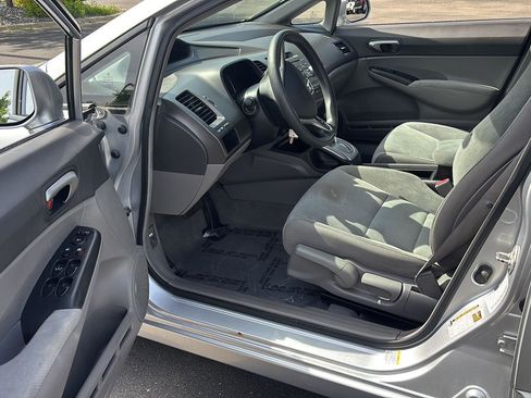 Used 2010 Honda Civic LX image 2
