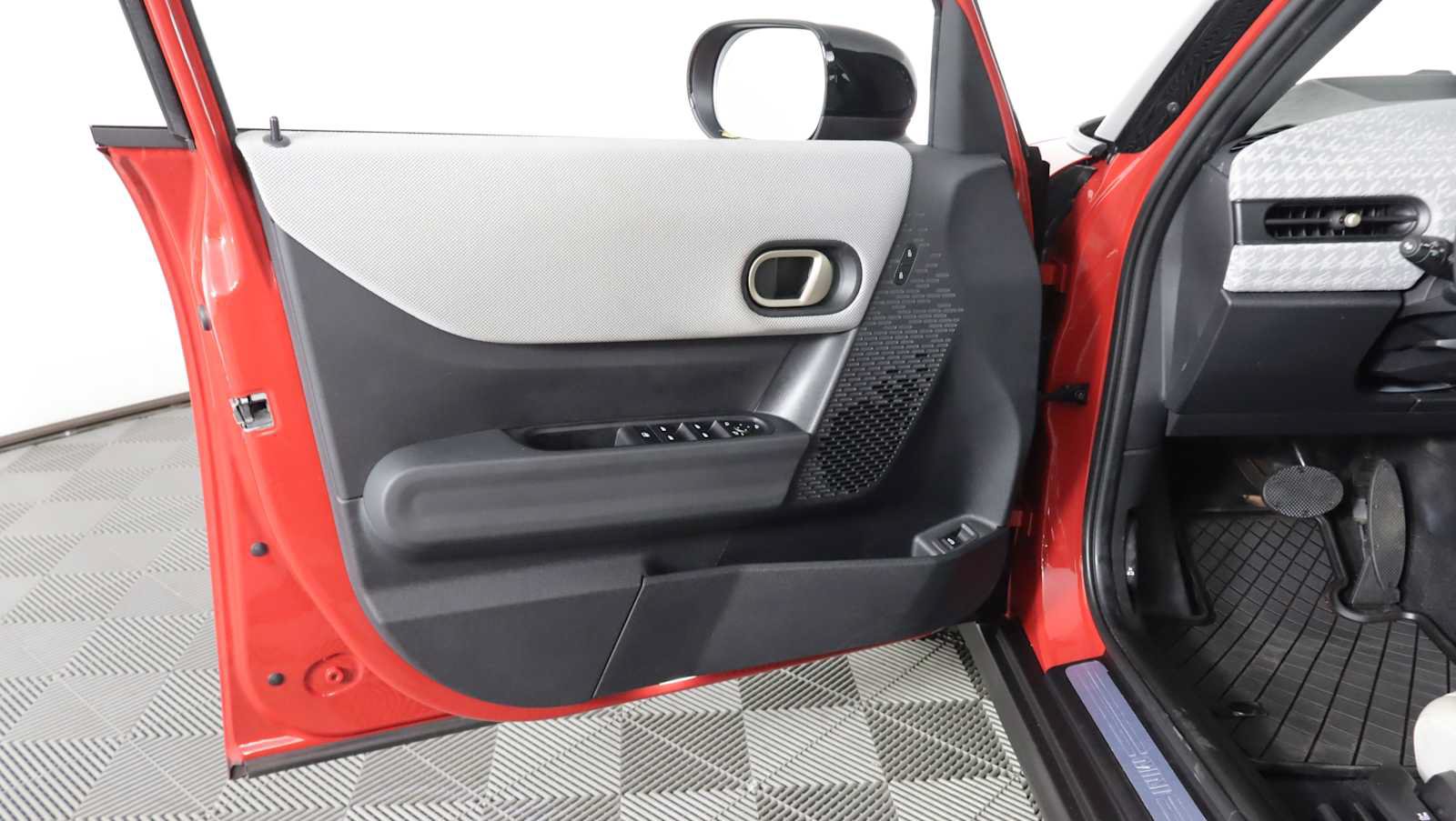 Used 2026 MINI Cooper 4-Door Hardtop FWD image 15