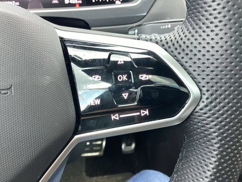 Used 2024 Volkswagen Tiguan SE R-Line AWD/4WD image 21