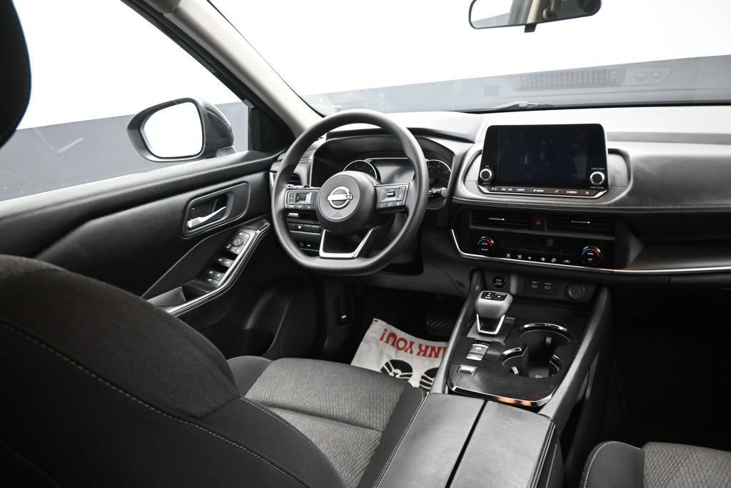 Used 2024 Nissan Rogue SV FWD image 13