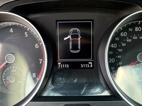Used 2016 Volkswagen Golf S FWD image 2