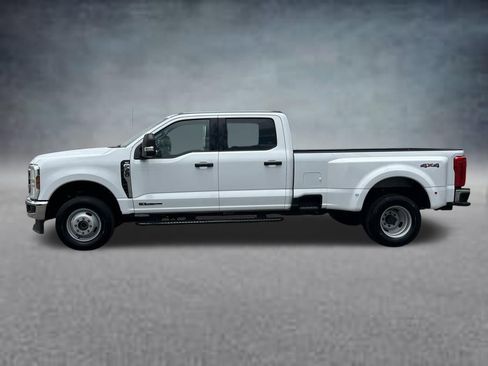 Used 2025 Ford F350 XLT AWD/4WD image 2