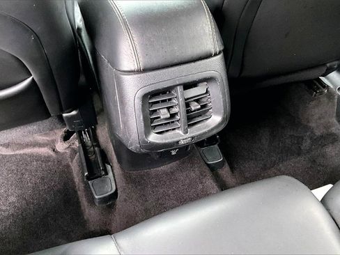 Used 2018 Jeep Cherokee Limited image 33