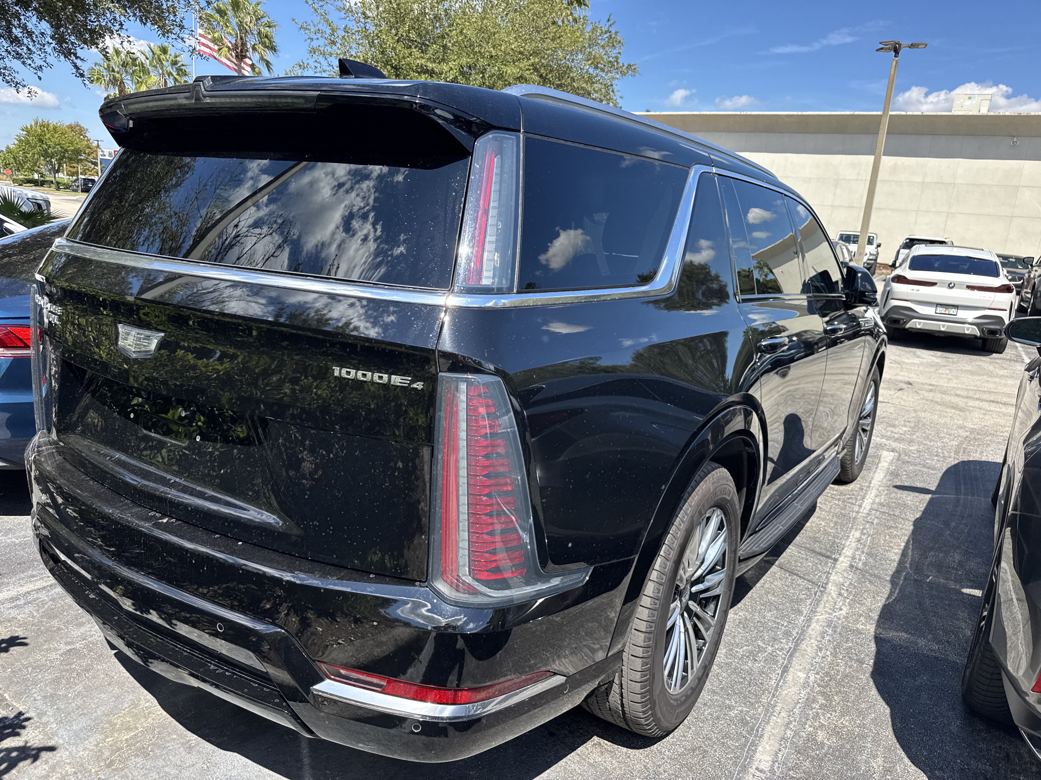 Used 2026 Cadillac Escalade IQL Luxury AWD/4WD image 3
