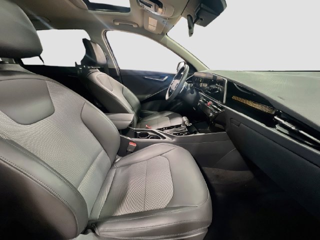 Used 2024 Kia Niro EX Touring FWD image 30