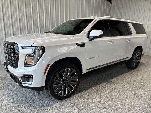 Used 2025 GMC Yukon XL Denali Ultimate w/ LPO, Floor Liner Package image 1