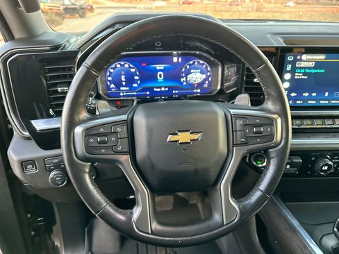 Used 2022 Chevrolet Silverado 1500 LTZ image 14