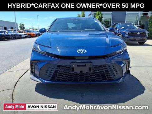 Used 2025 Toyota Camry SE FWD image 3