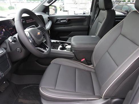 New 2025 Chevrolet Suburban Premier image 15