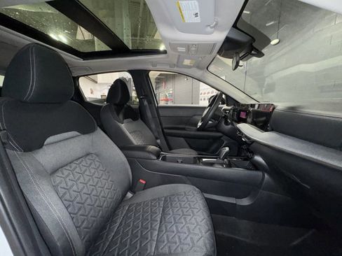 New 2026 Nissan Kicks SV w/ SV Premium Package image 5