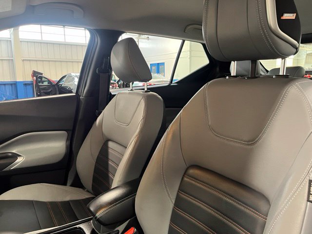 Used 2021 Nissan Kicks SR w/ SR Premium Package FWD image 24