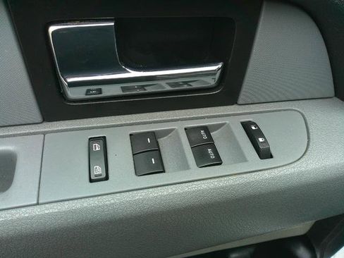 Used 2014 Ford F150 XLT w/ Trailer Tow Package image 8