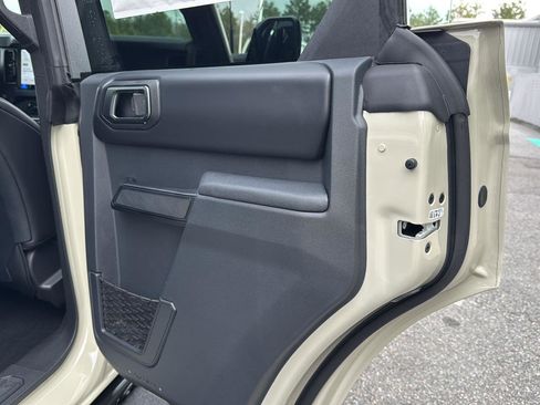 New 2025 Ford Bronco Badlands image 19