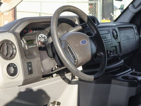 Used 2016 Ford E-350 and Econoline 350 Super Duty image 20