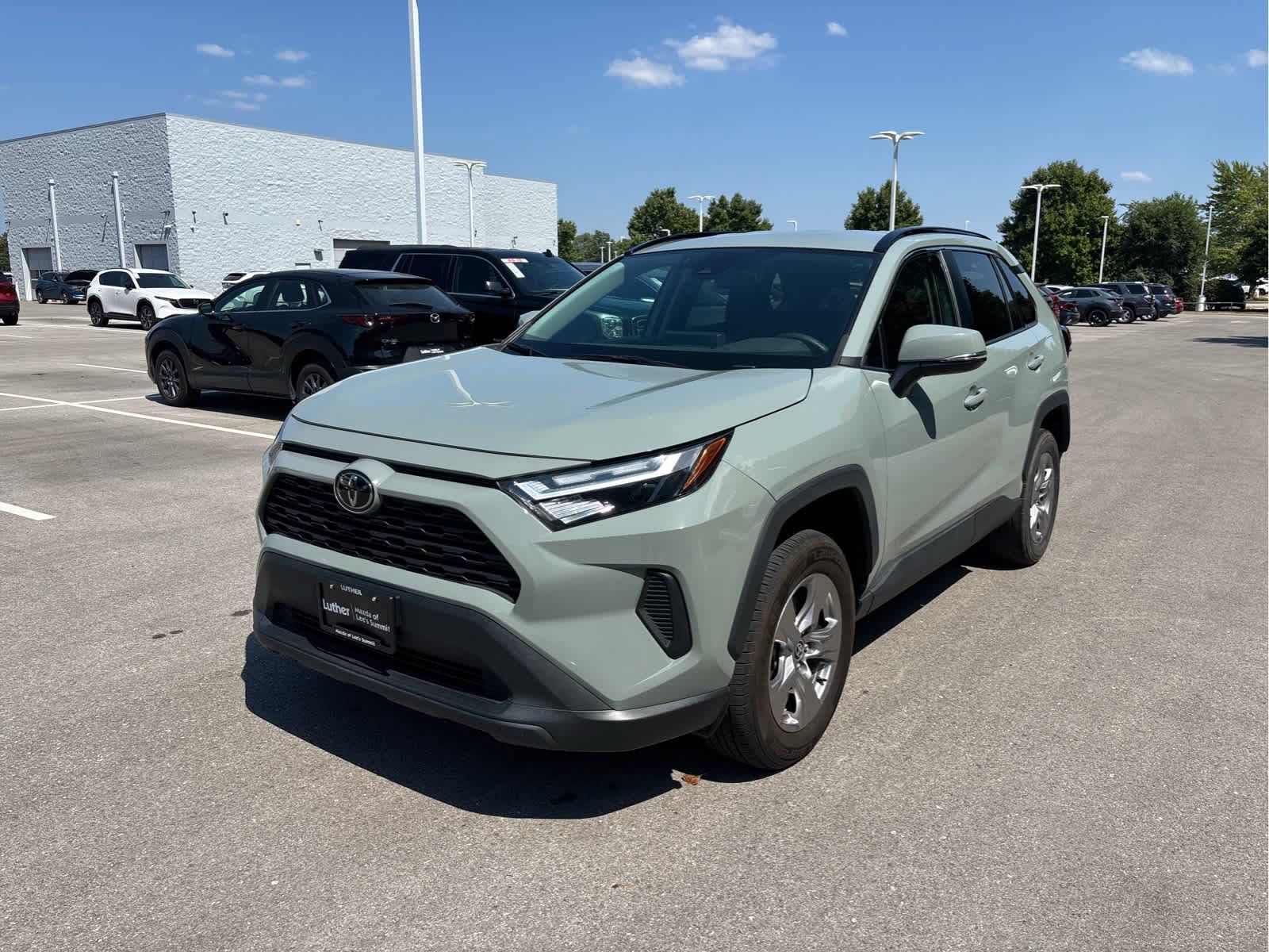 Used 2023 Toyota RAV4 XLE AWD/4WD image 2