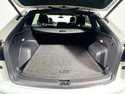 Used 2022 Volkswagen Atlas Cross Sport SE image 32