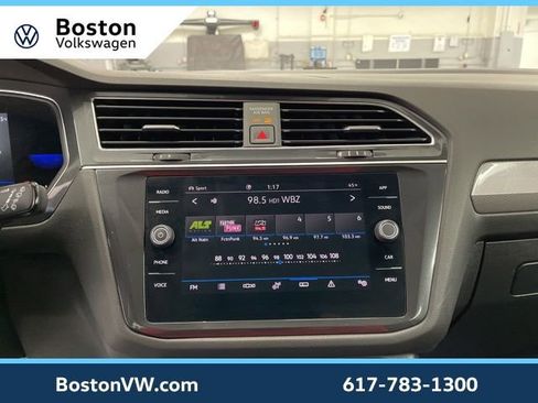 Used 2022 Volkswagen Tiguan SE w/ Panoramic Sunroof Package image 21
