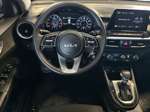 Used 2022 Kia Forte LXS FWD image 16