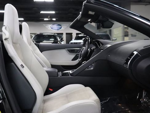 Used 2019 Jaguar F-TYPE Convertible image 22