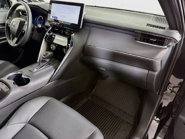 Used 2024 Toyota Venza XLE AWD/4WD image 35