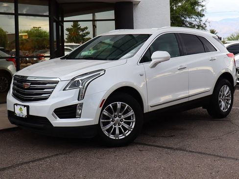 Used 2017 Cadillac XT5 FWD image 2