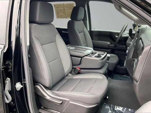 Used 2025 Chevrolet Silverado 2500 Custom w/ Custom Value Package image 7