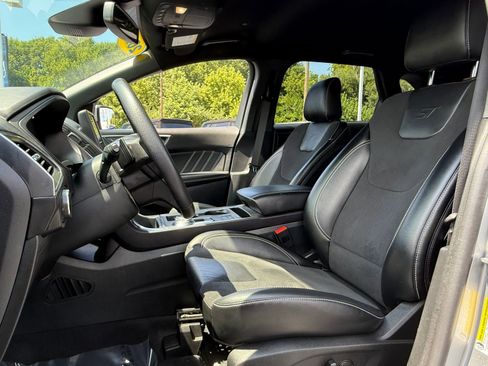 Used 2024 Ford Edge ST image 10