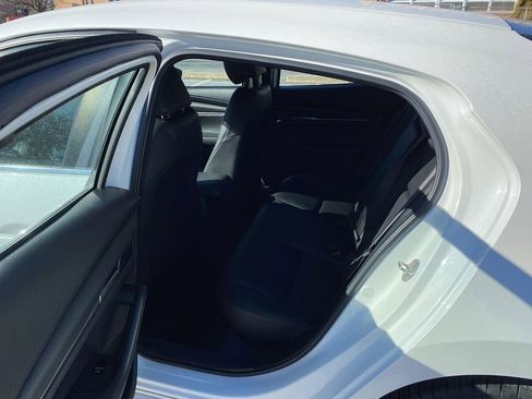 Used 2021 MAZDA MAZDA3 s image 22