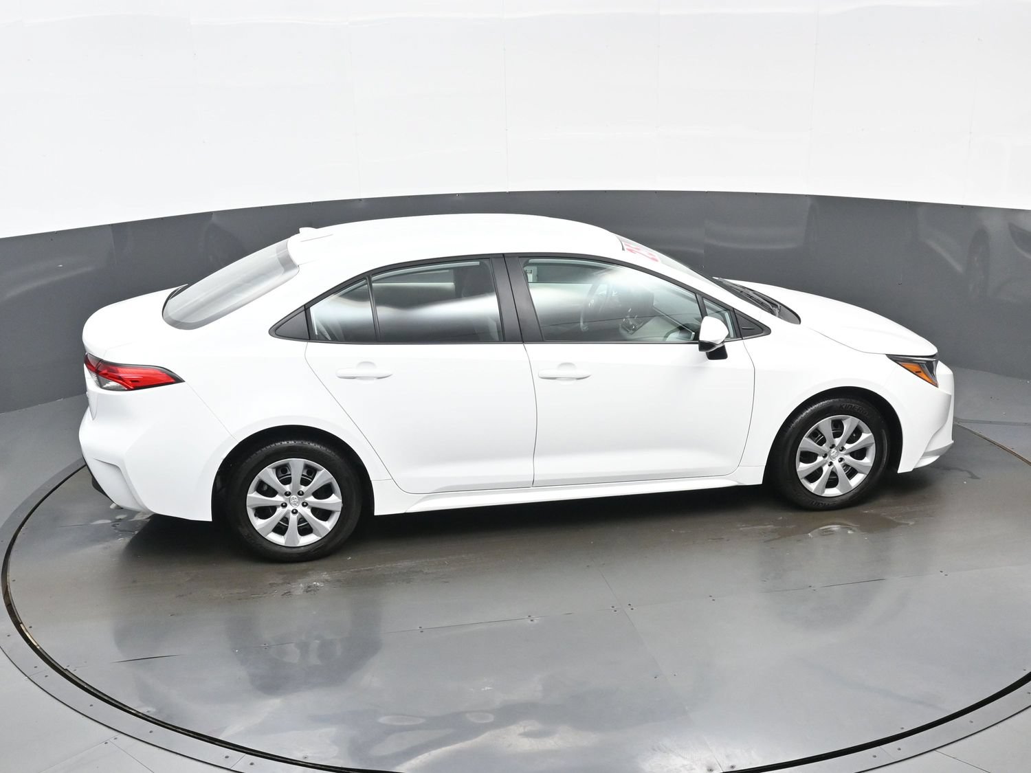 Used 2025 Toyota Corolla LE FWD image 39