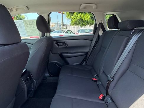 Used 2024 Nissan Rogue S FWD image 32