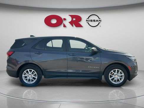 Used 2022 Chevrolet Equinox LS FWD image 4